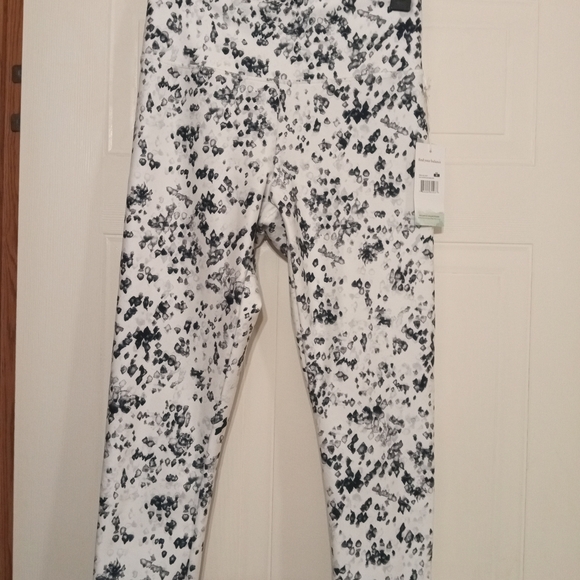 Balance Collection Pants - Black and White Patterned Leggings